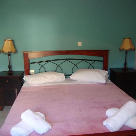 Kafiona Guesthouse Pírgos Dhiroú Esterno foto