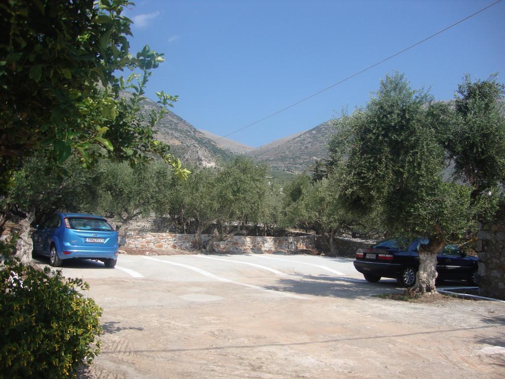 Kafiona Guesthouse Pírgos Dhiroú Esterno foto