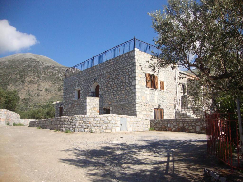 Kafiona Guesthouse Pírgos Dhiroú Esterno foto