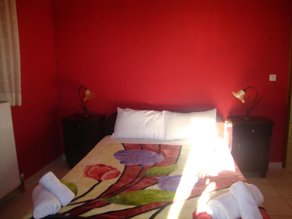 Kafiona Guesthouse Pírgos Dhiroú Esterno foto